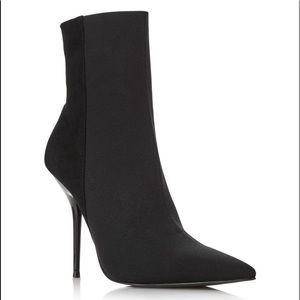 Aqua Stretch pointy ankle boots